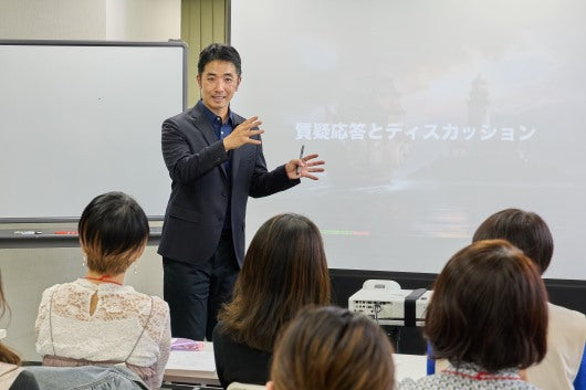 質疑応答とディスカッションの様子